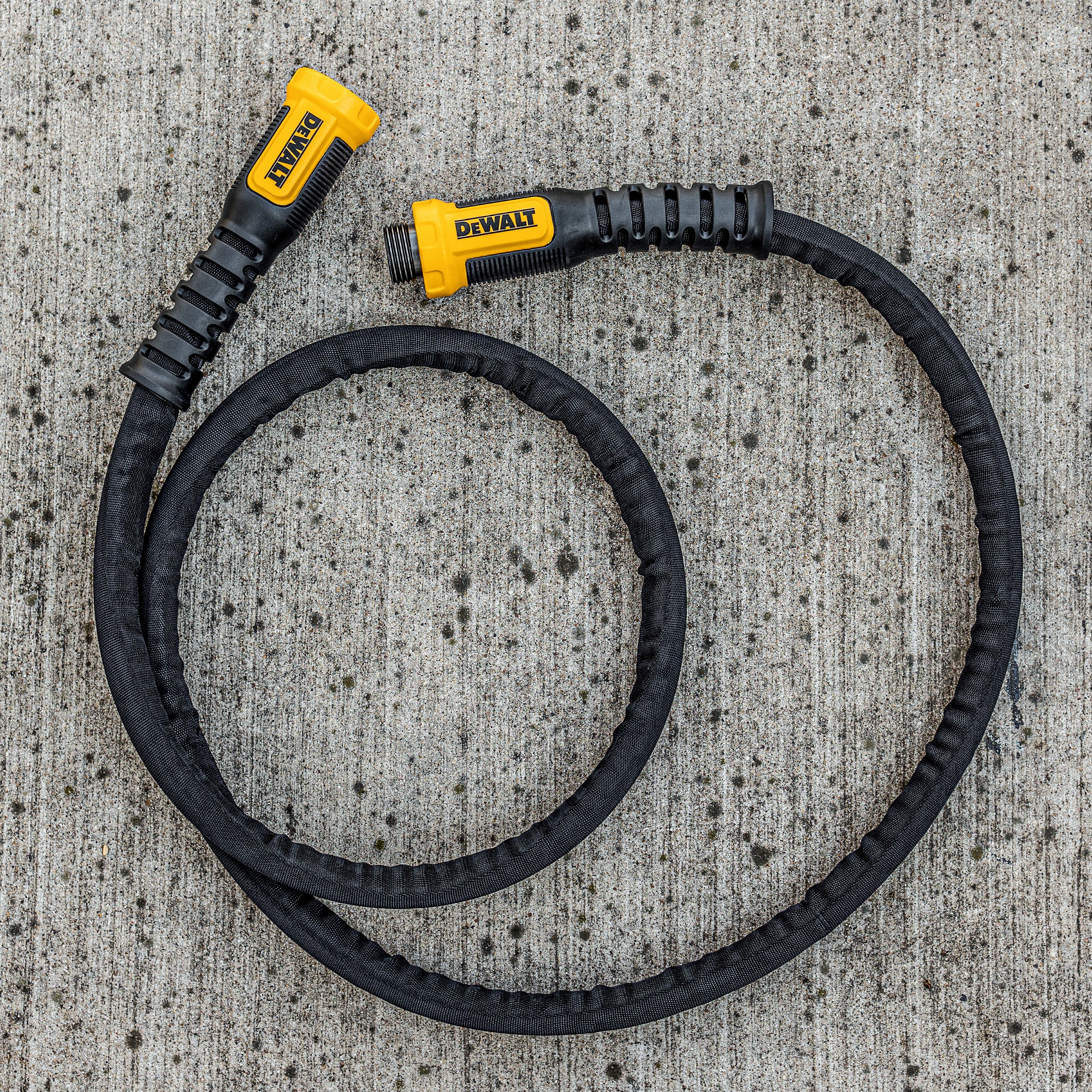 DEWALT 6 ft x 5/8" Fabric Hose DXMH3306 - Image 8